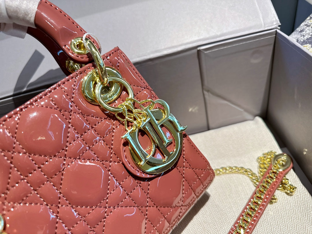 DIOR-539