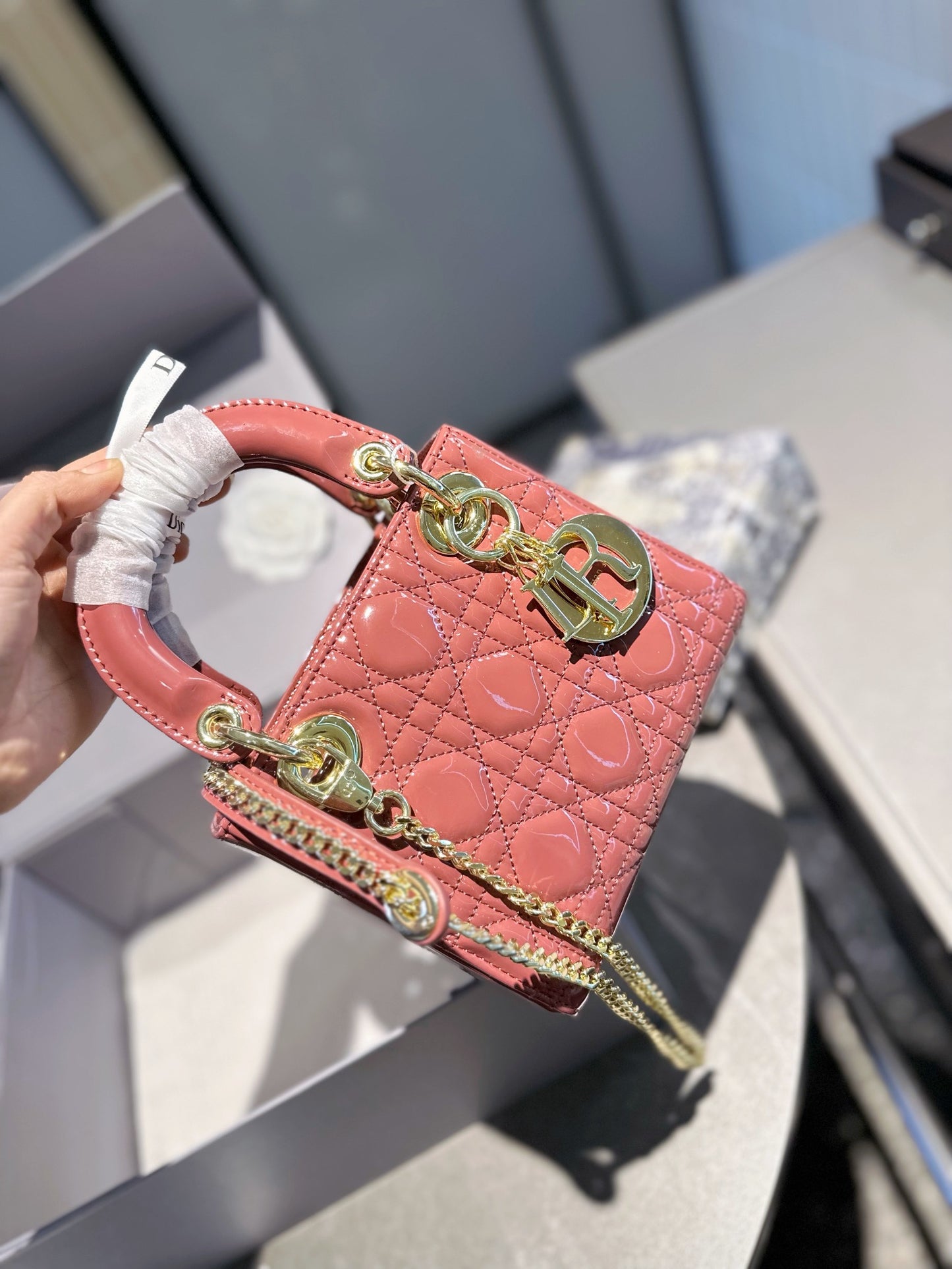 DIOR-539