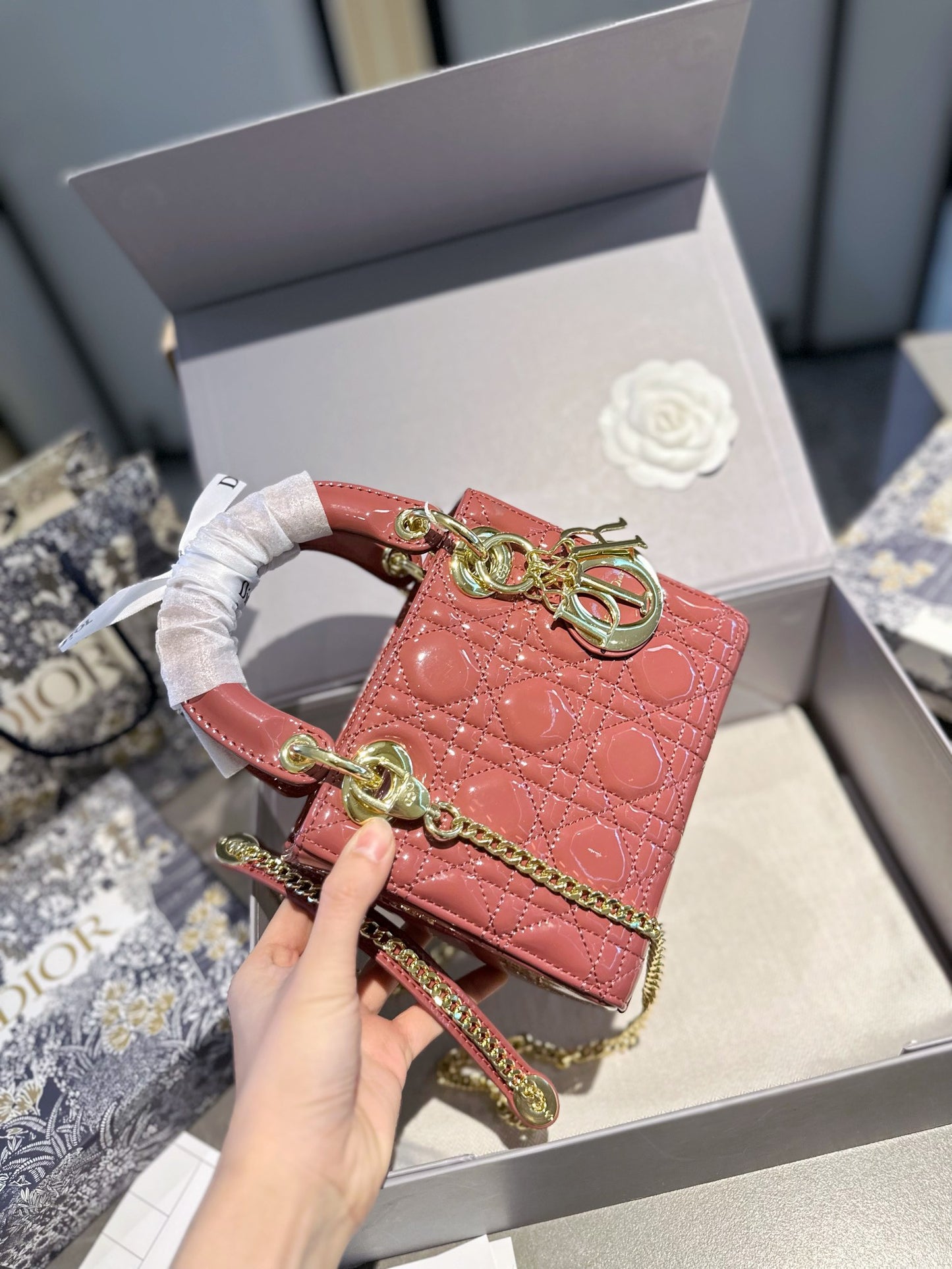 DIOR-539