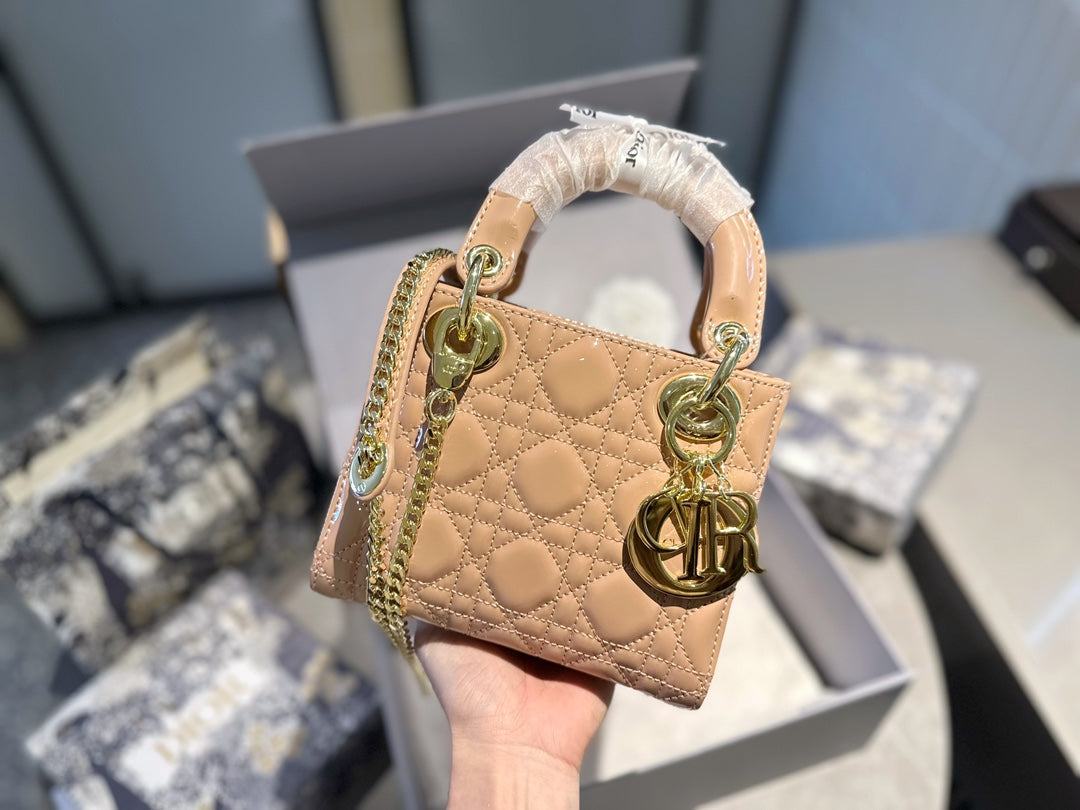 DIOR-536
