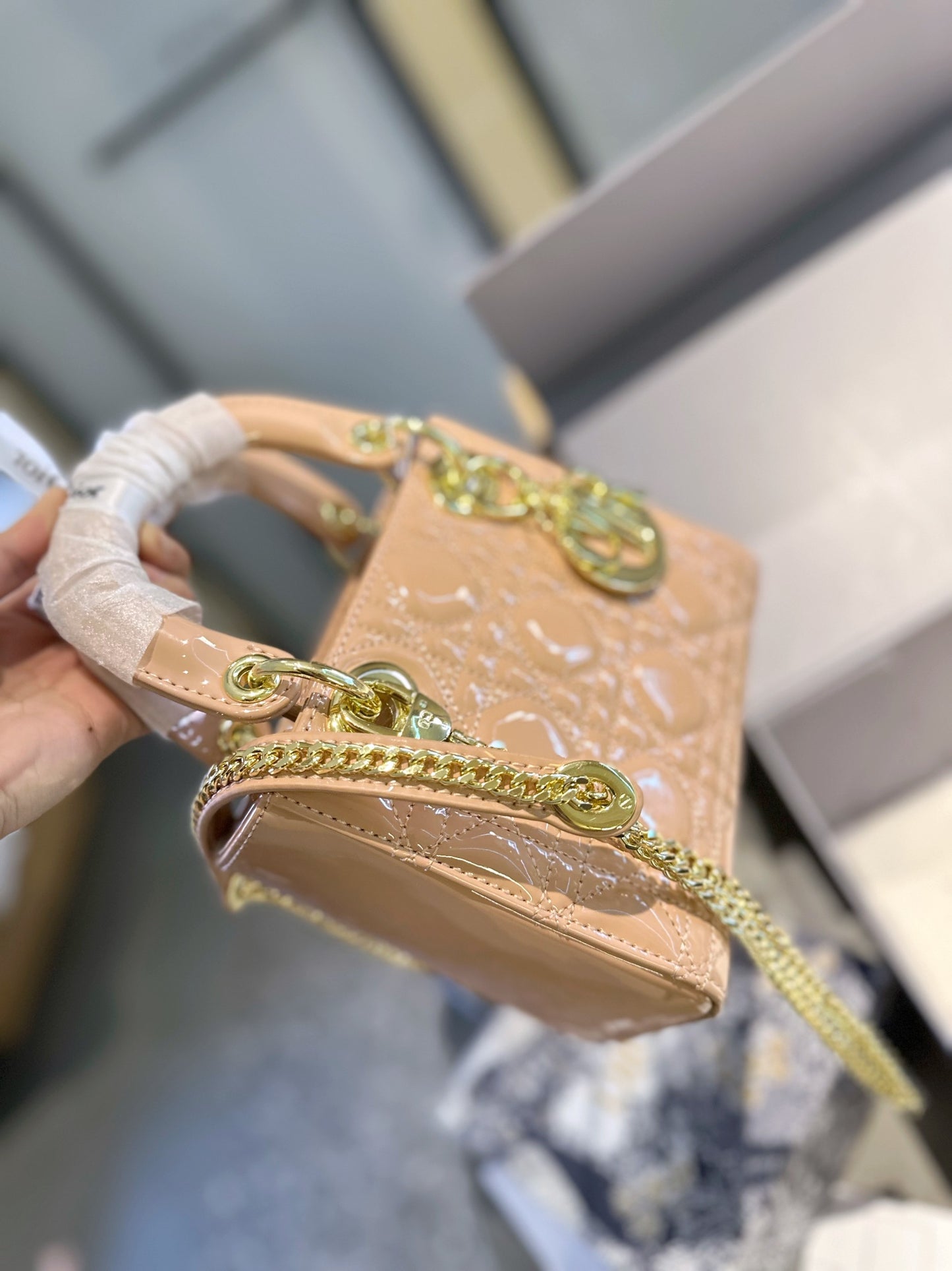 DIOR-536