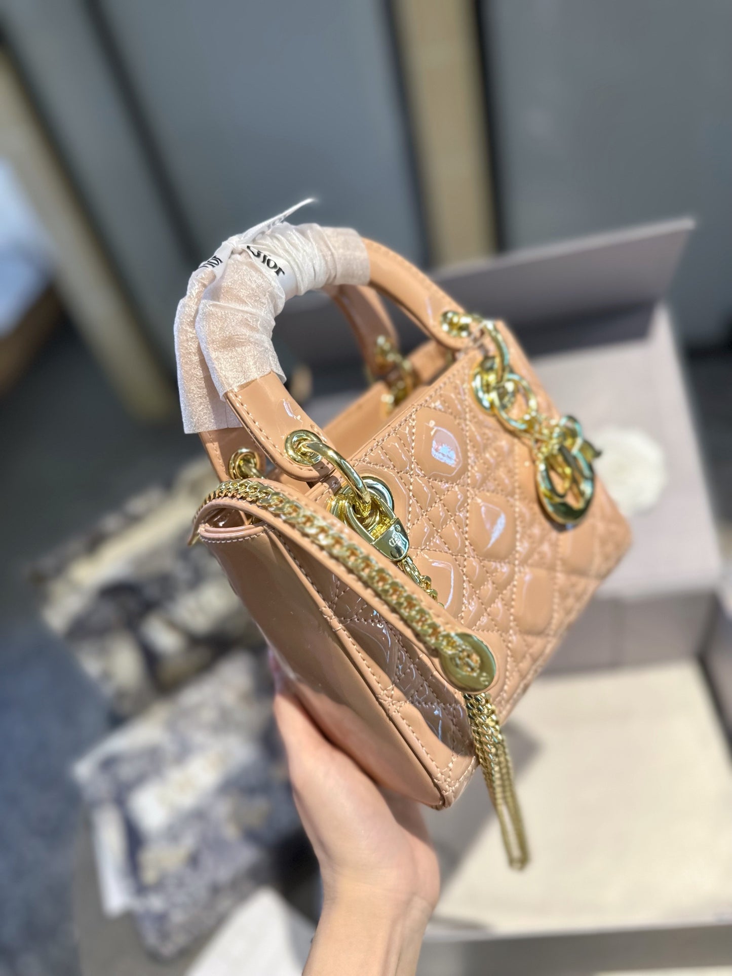 DIOR-548