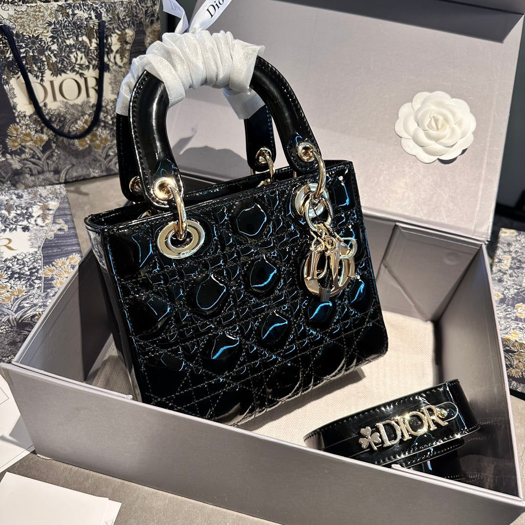 DIOR-562
