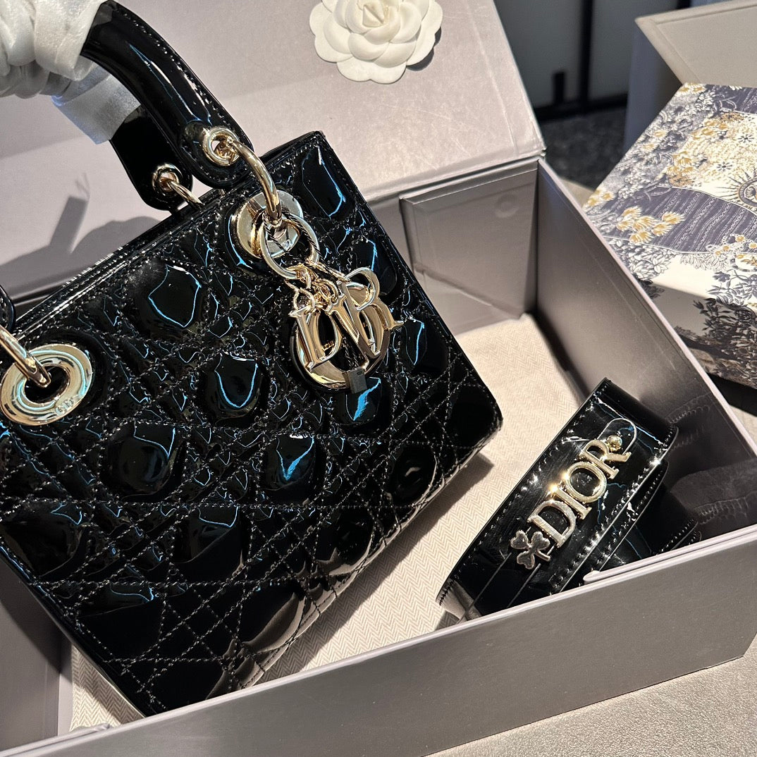 DIOR-562