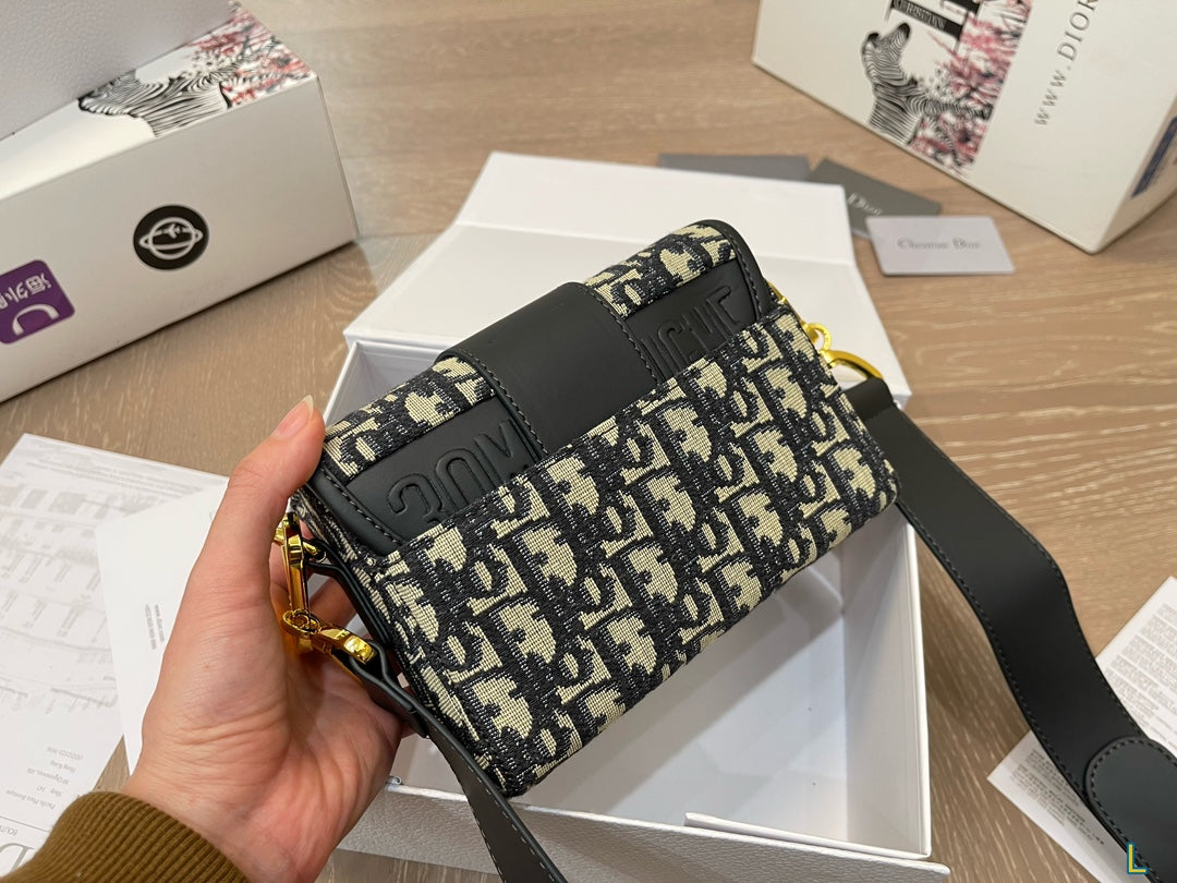 DIOR-551