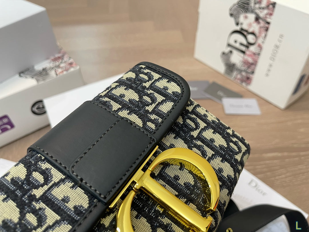DIOR-551
