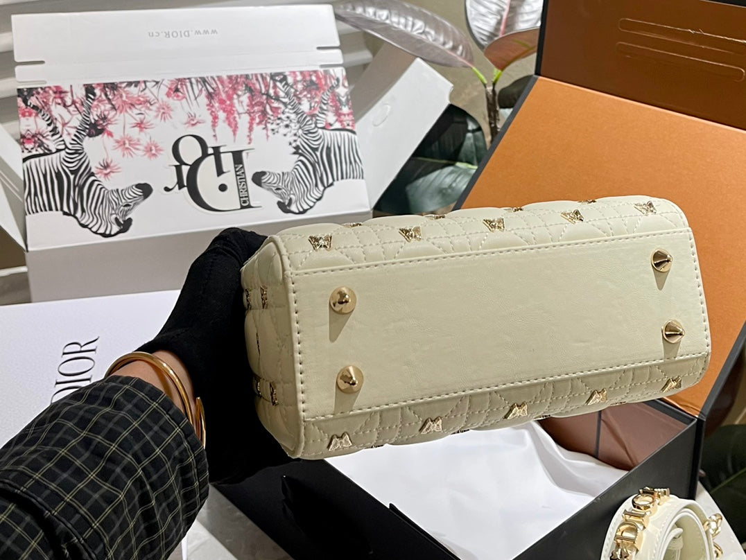 DIOR-681