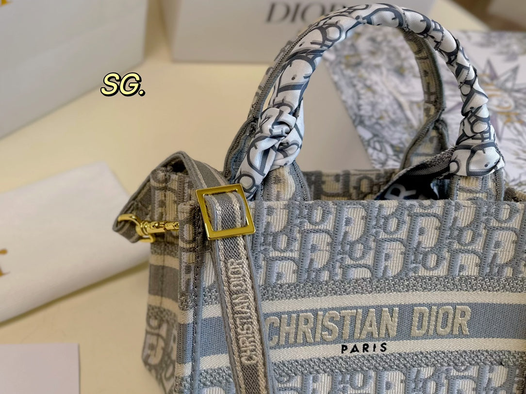 DIOR-586