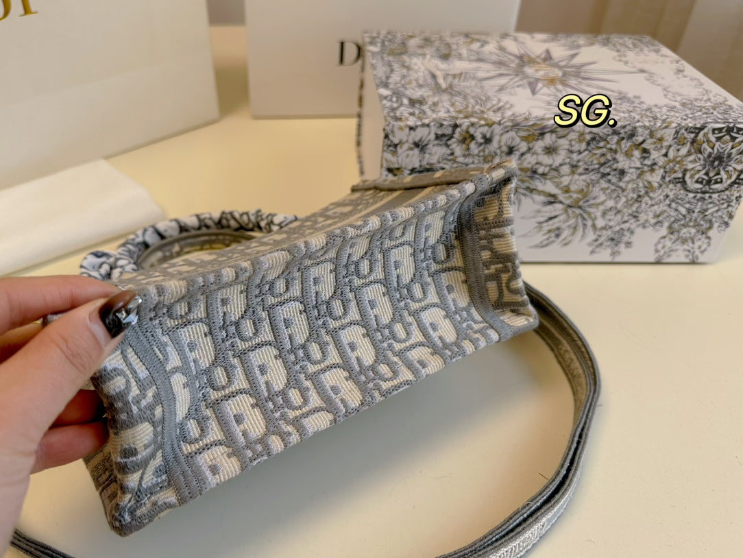 DIOR-586