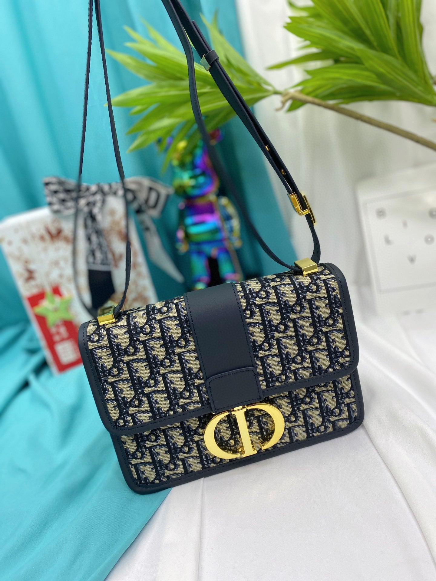 DIOR-520