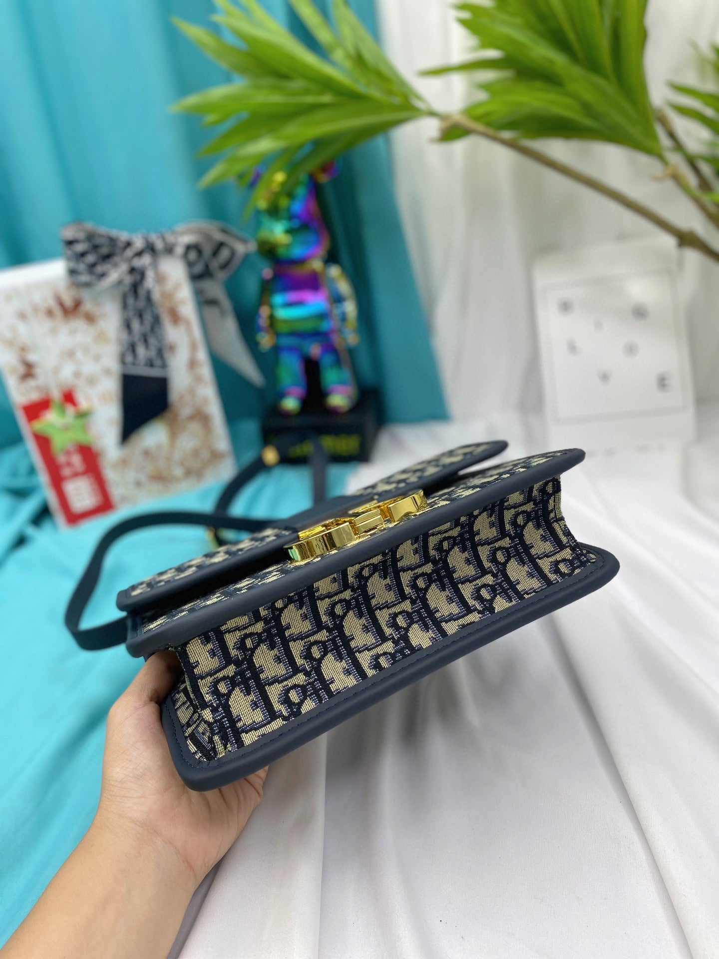 DIOR-520