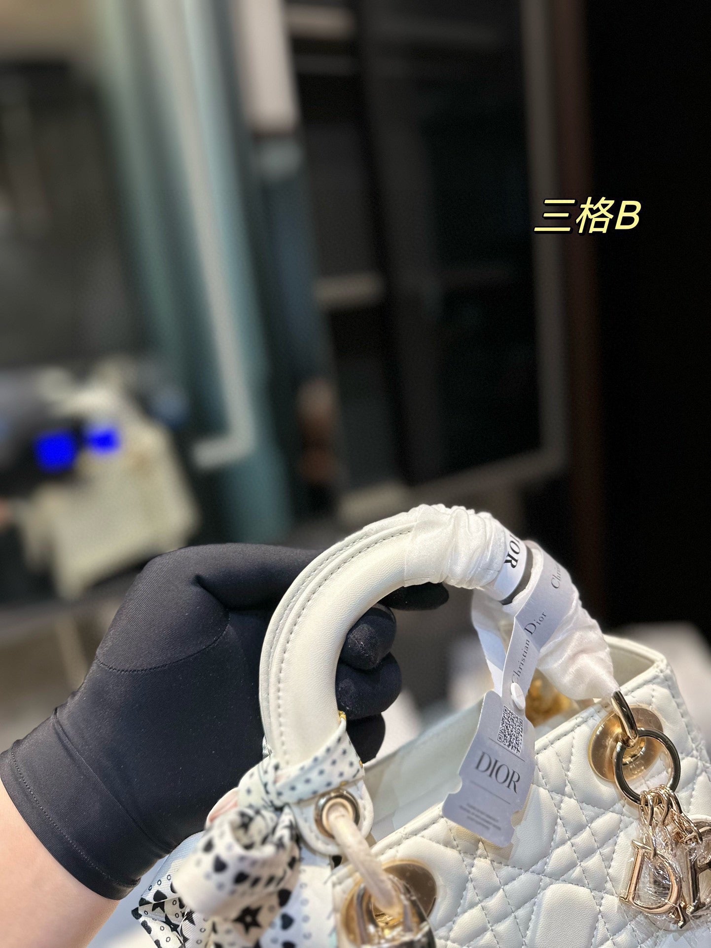 DIOR-570
