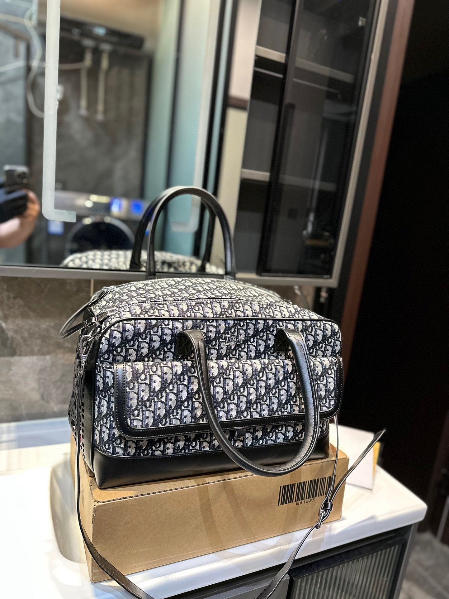 DIOR-599