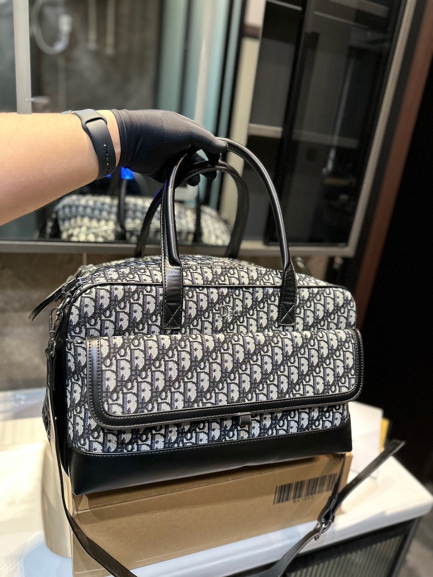 DIOR-599