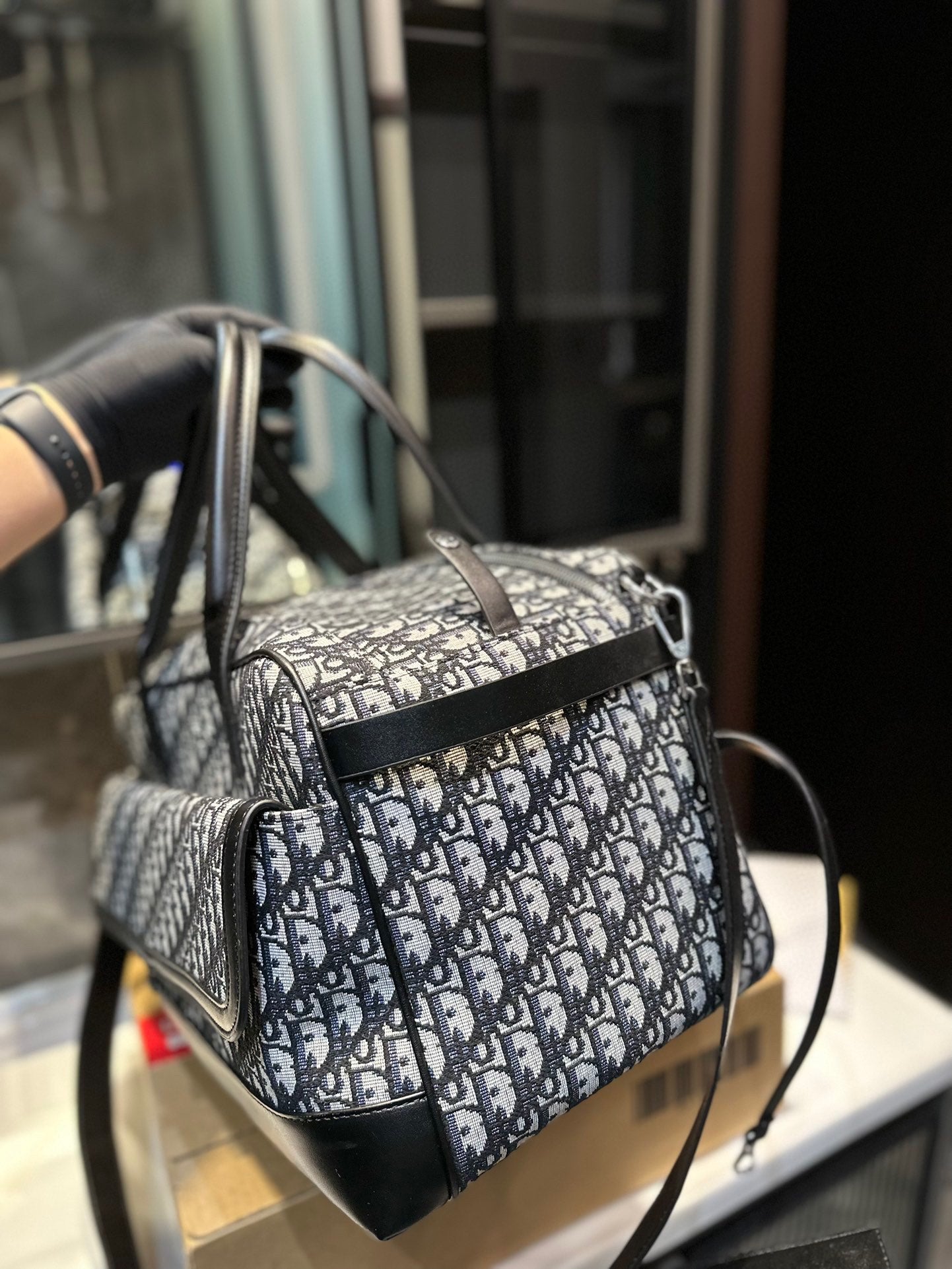 DIOR-599