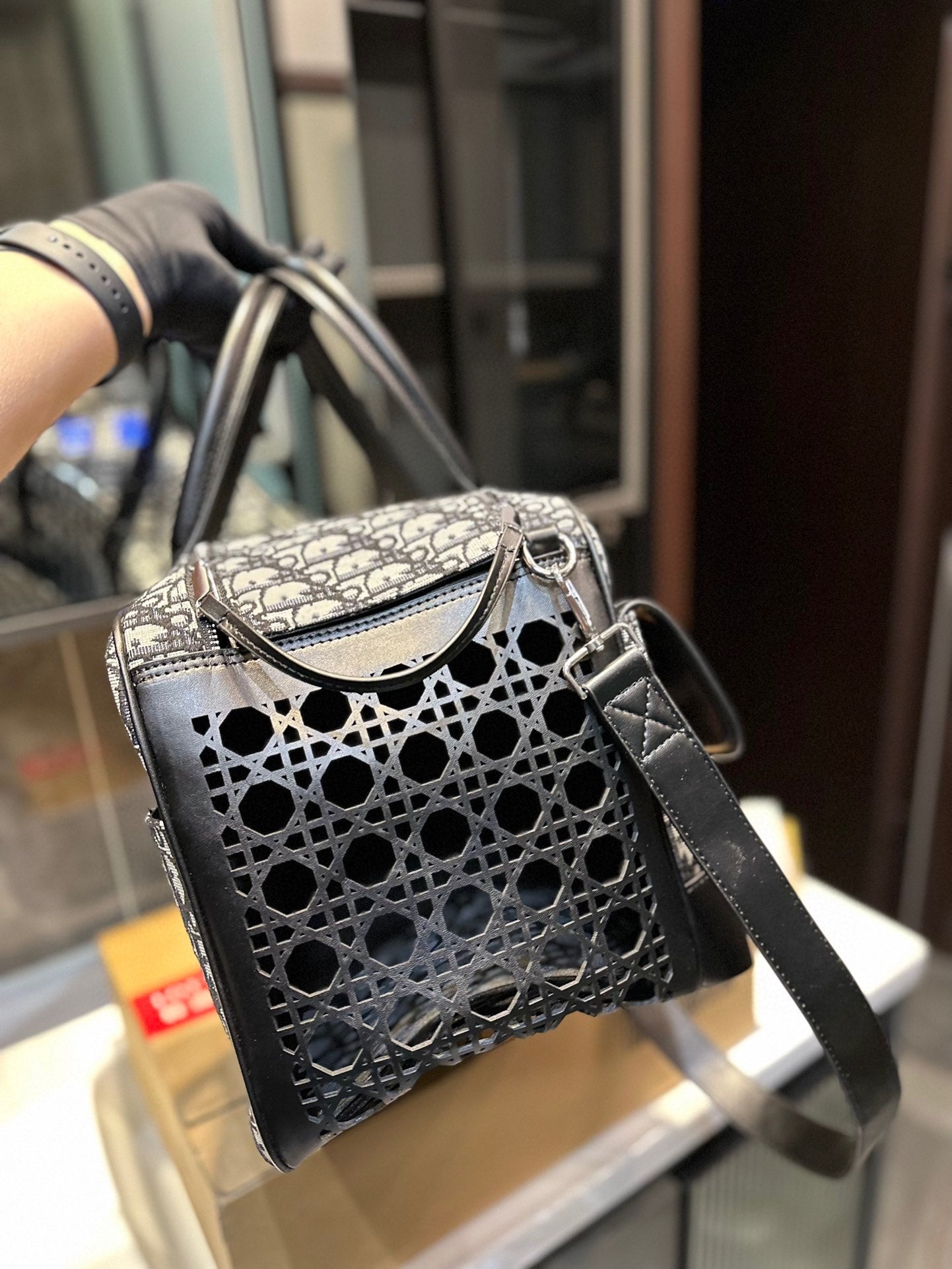 DIOR-599