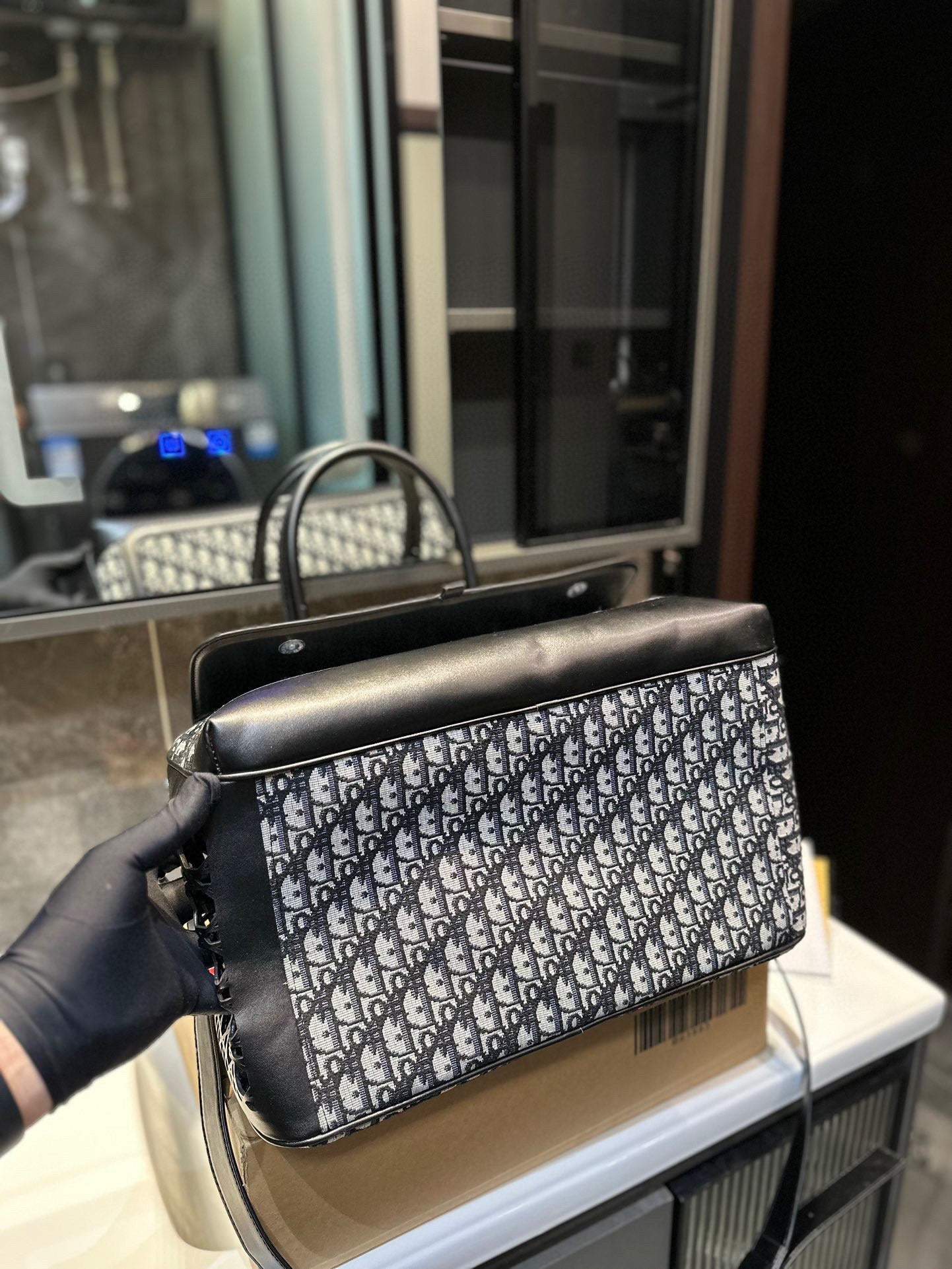 DIOR-599