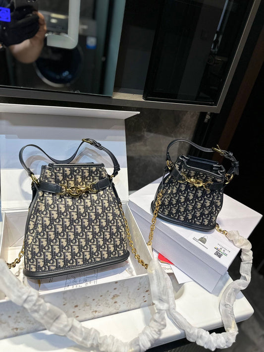 DIOR-590