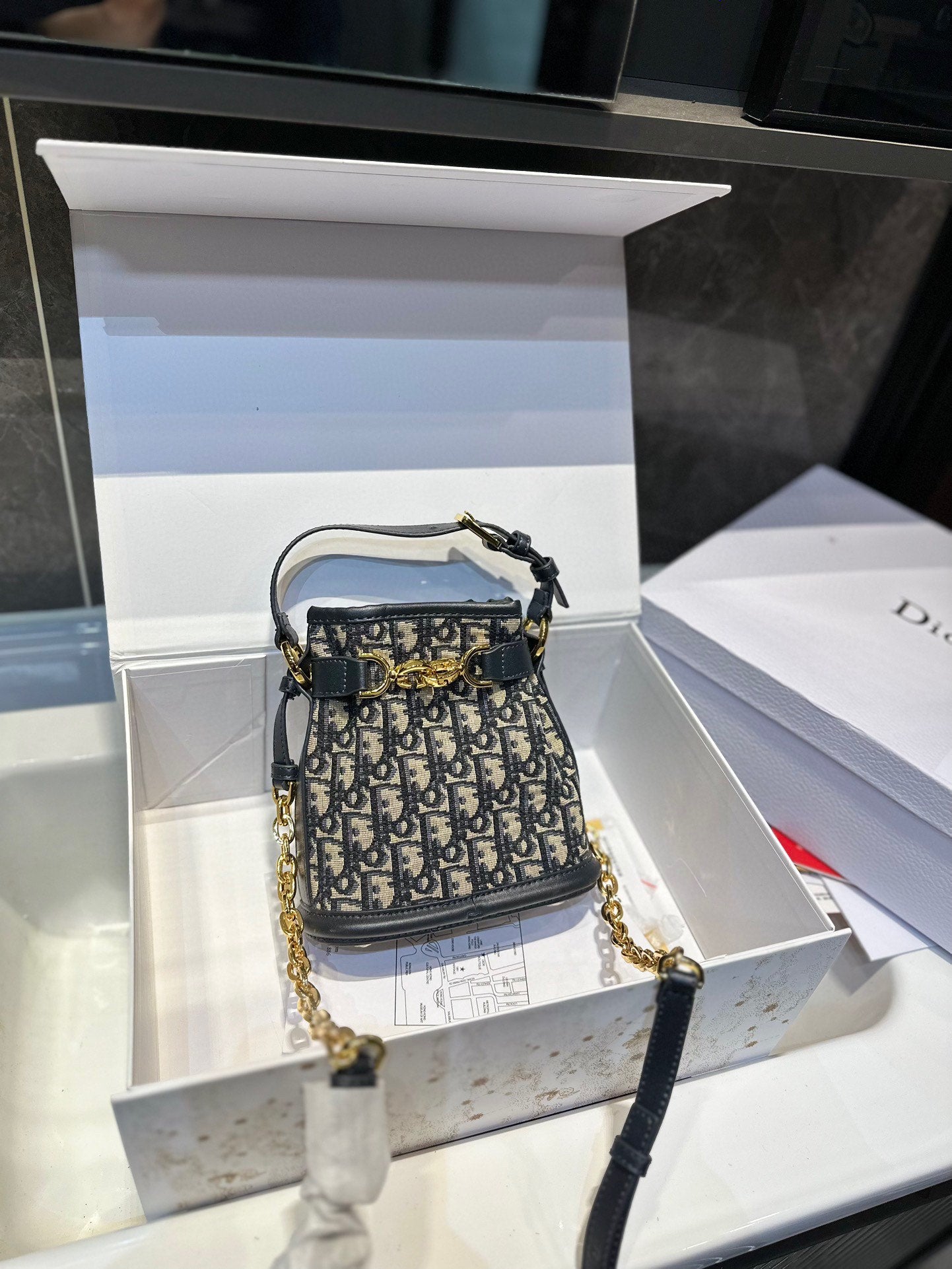 DIOR-590