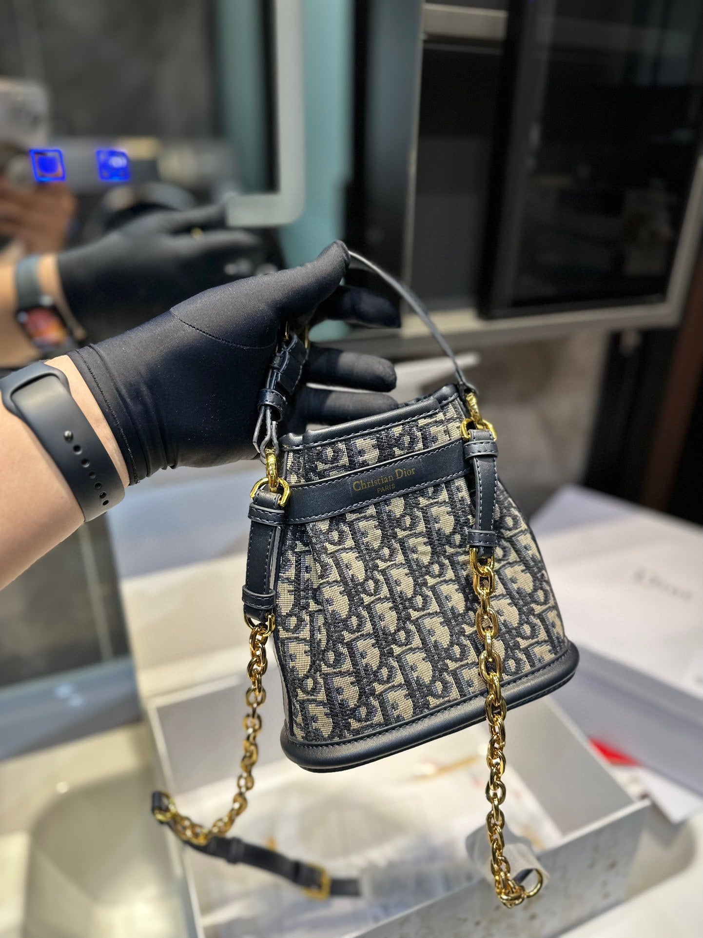 DIOR-590