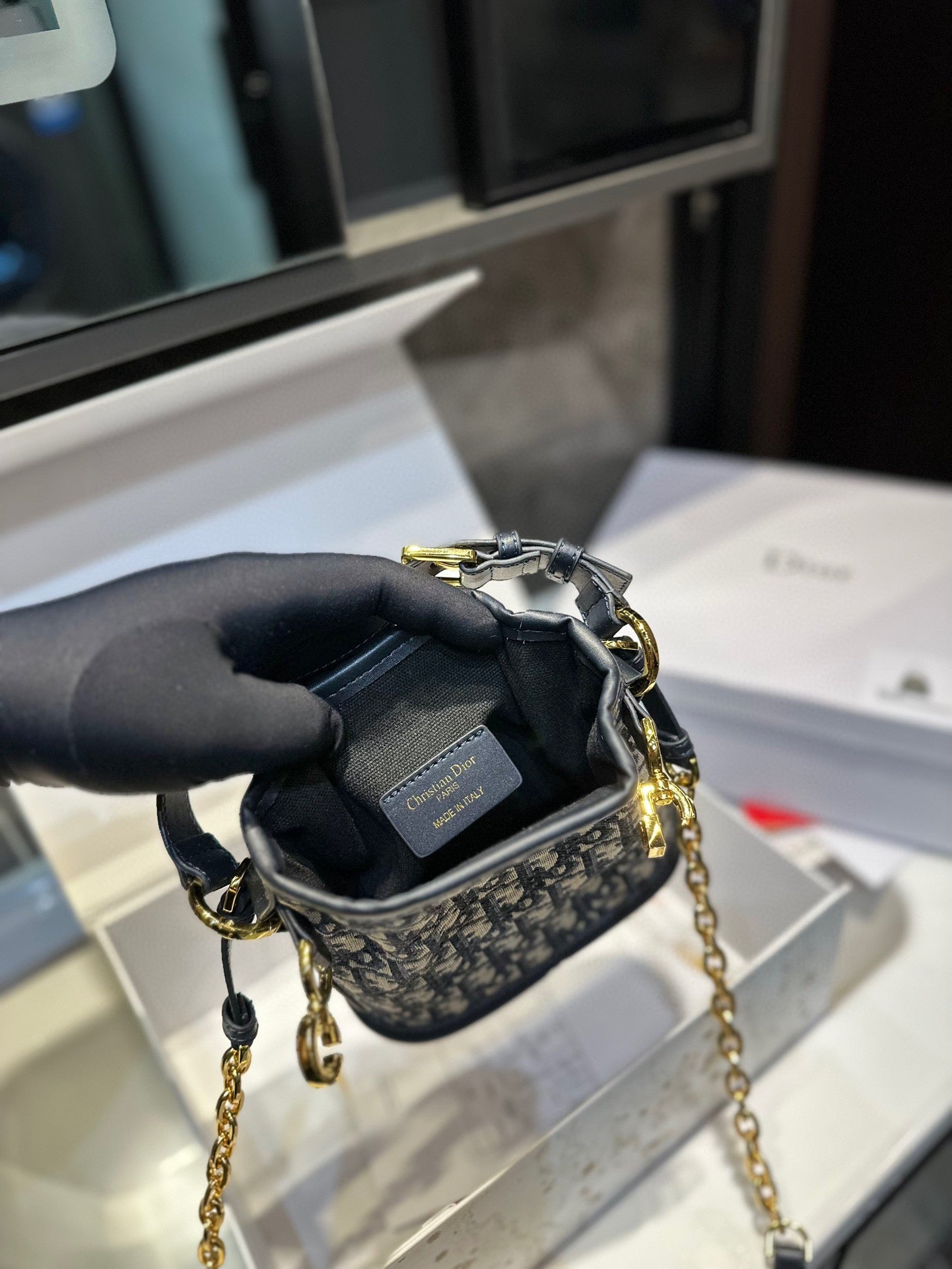 DIOR-590