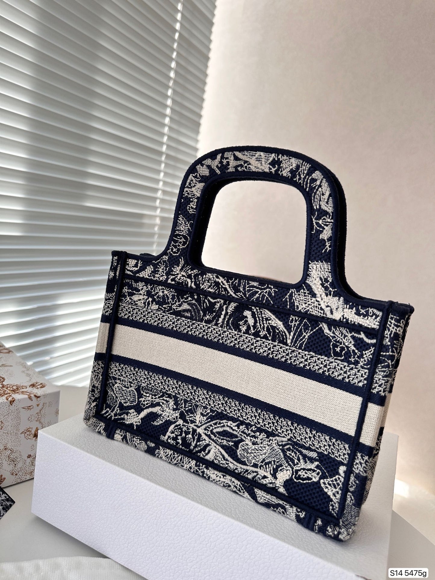 DIOR-466