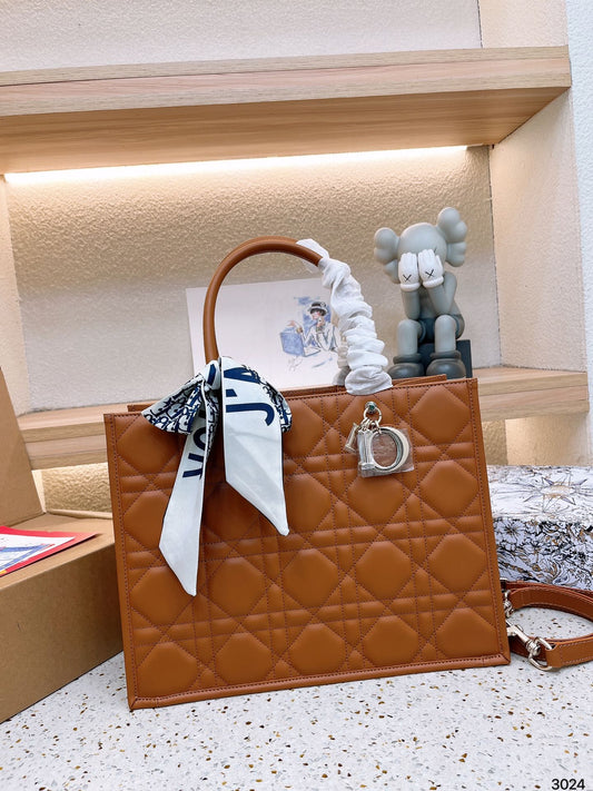 DIOR-618