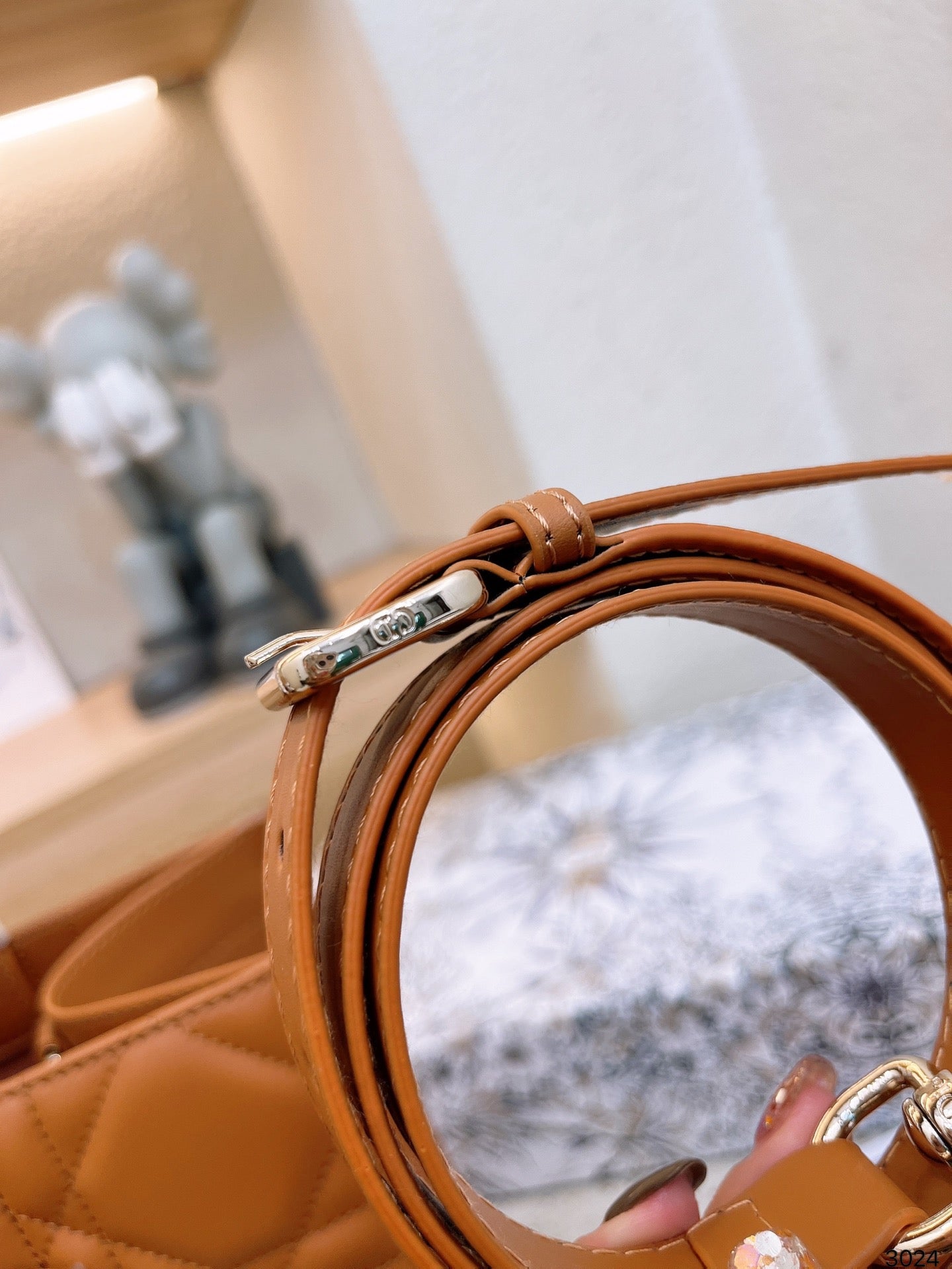 DIOR-618