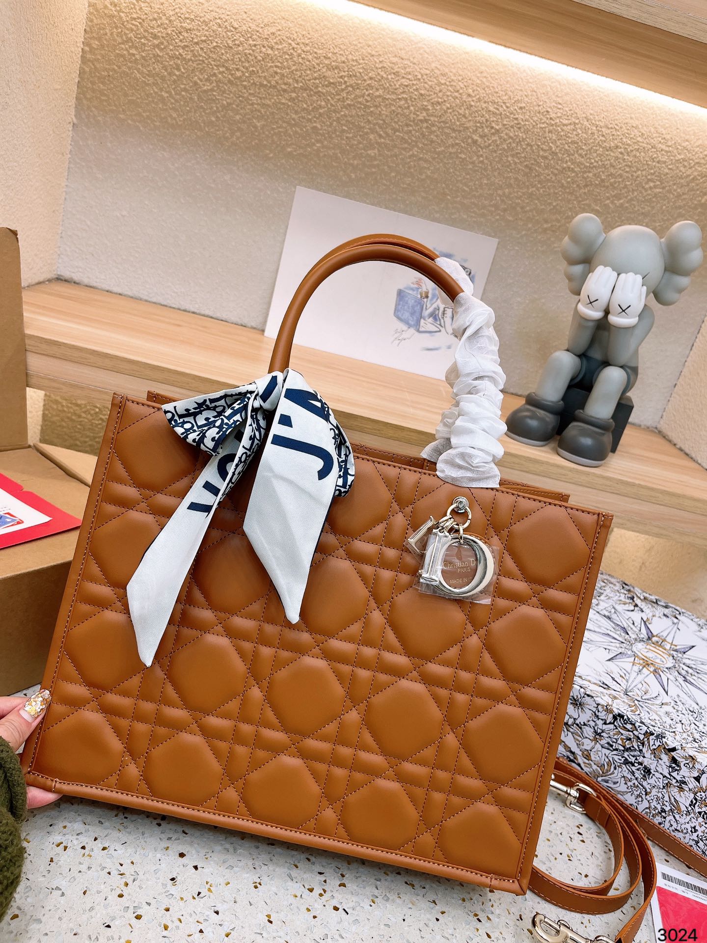 DIOR-625