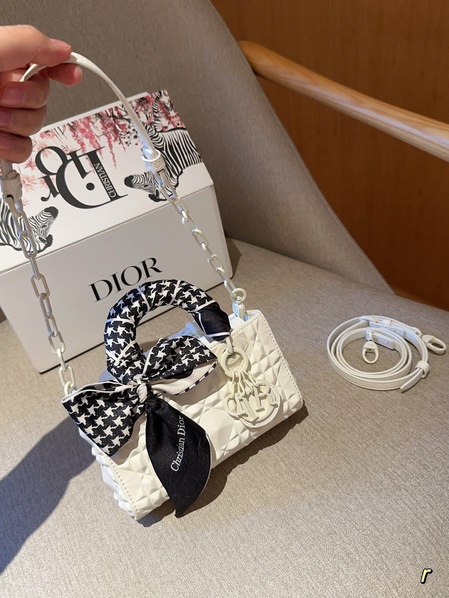DIOR-538