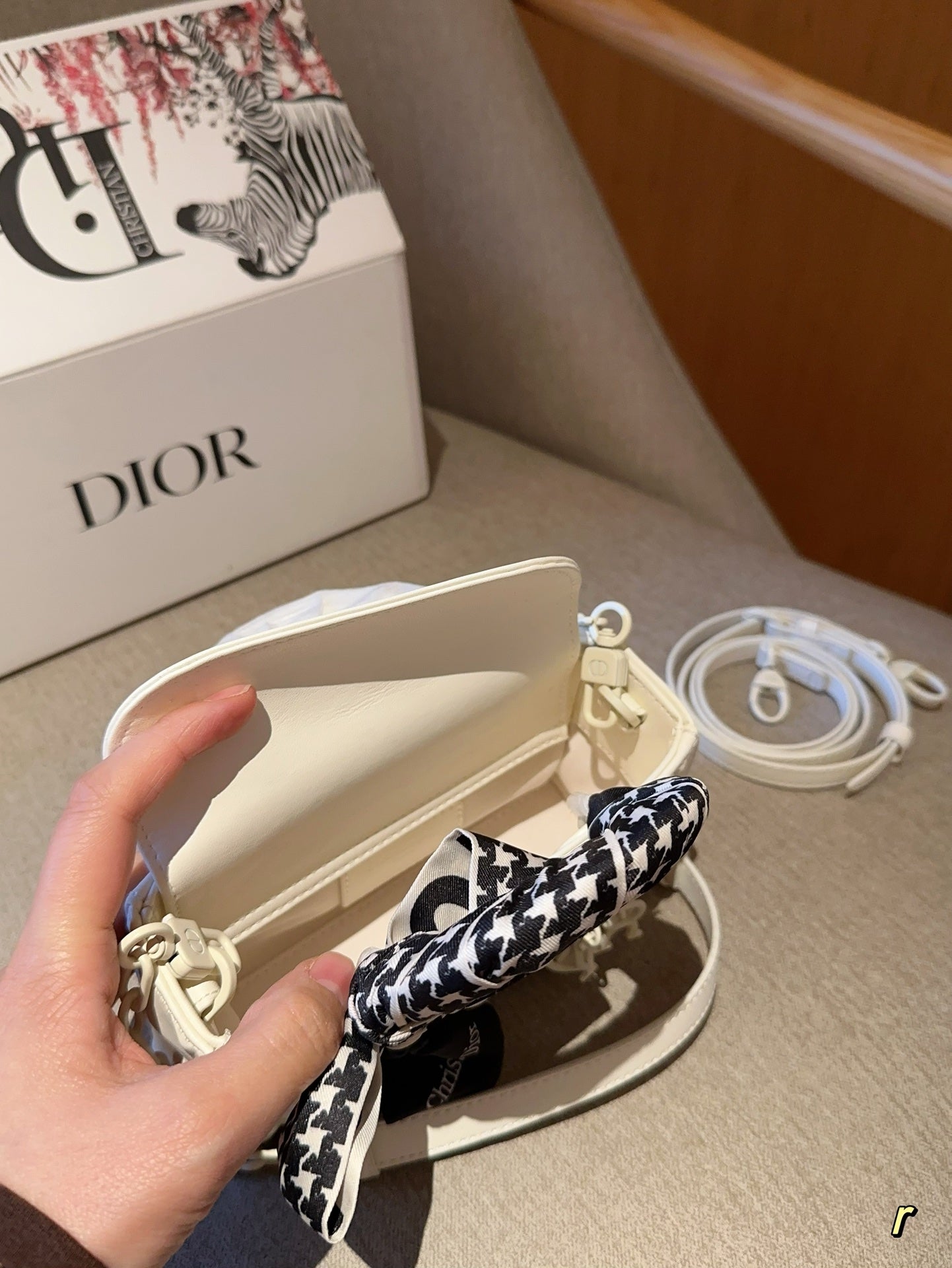 DIOR-538