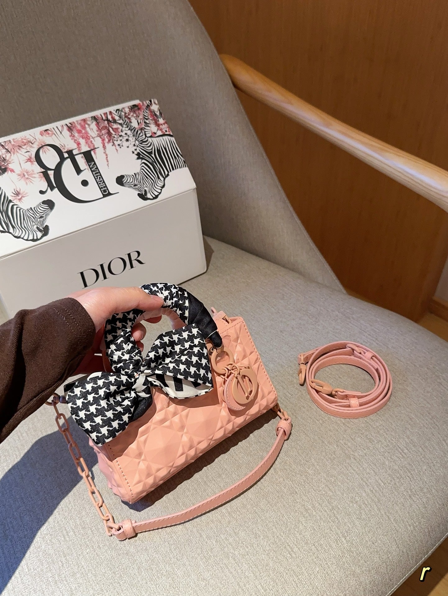 DIOR-538