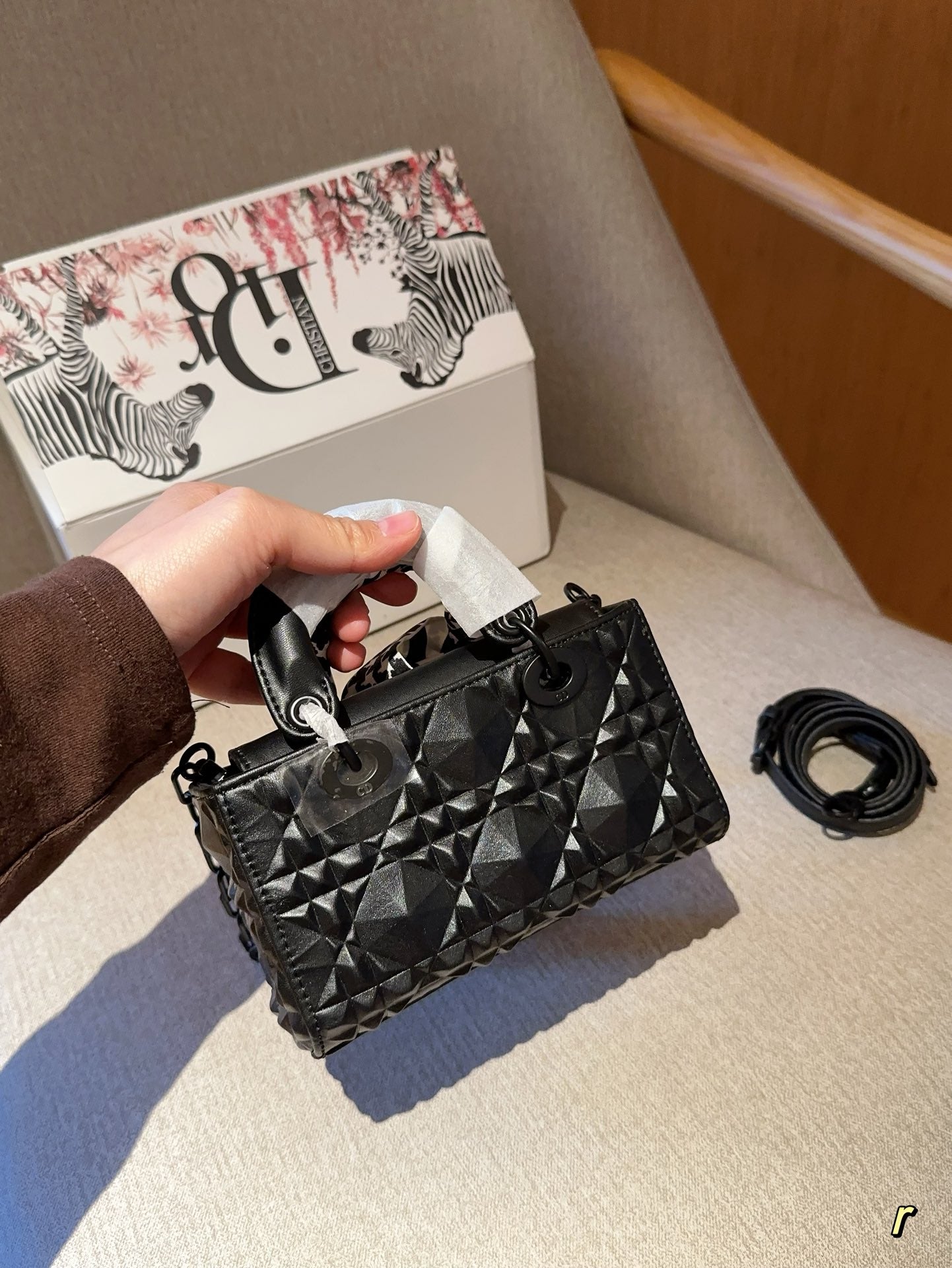 DIOR-549