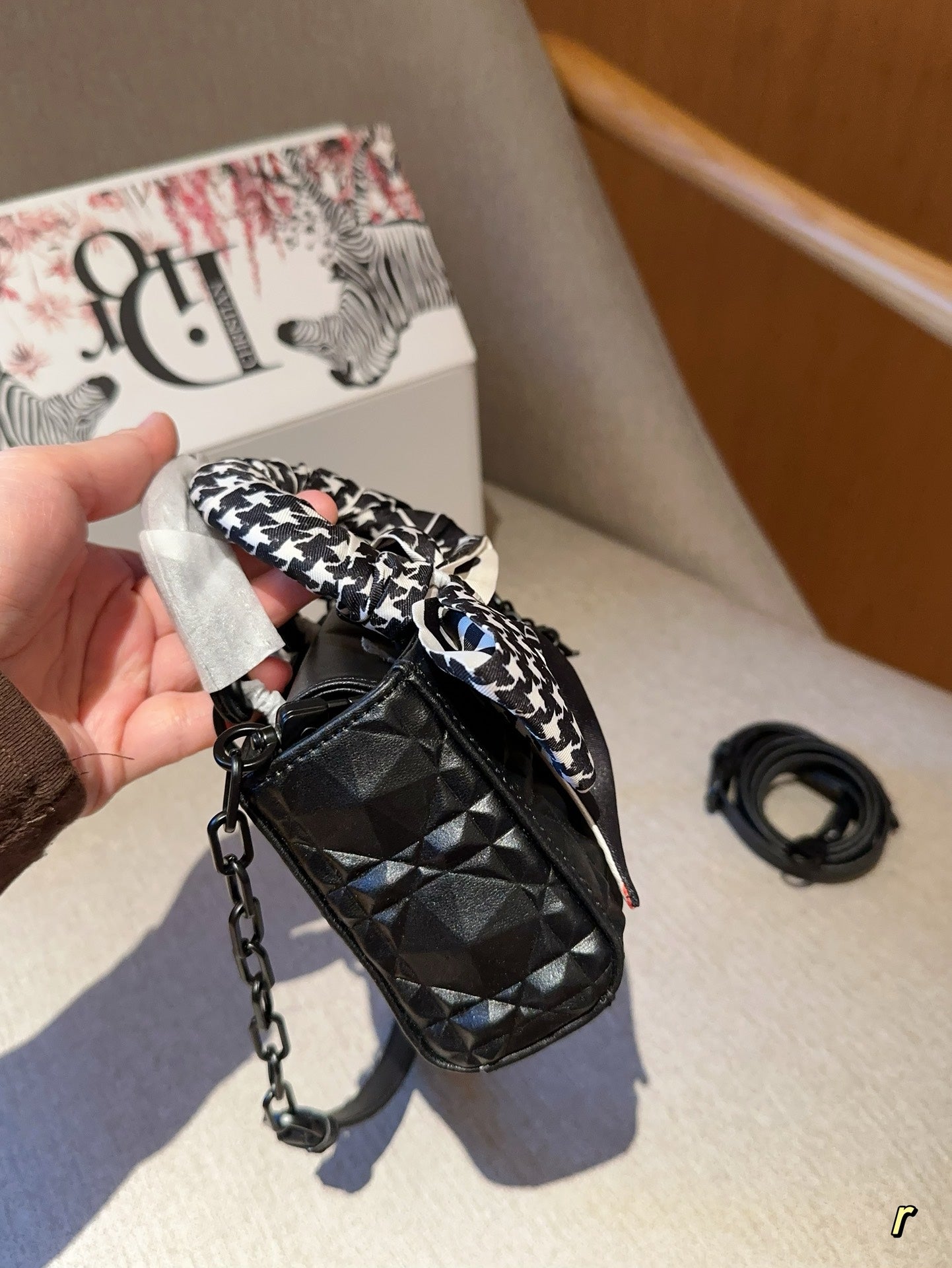 DIOR-549