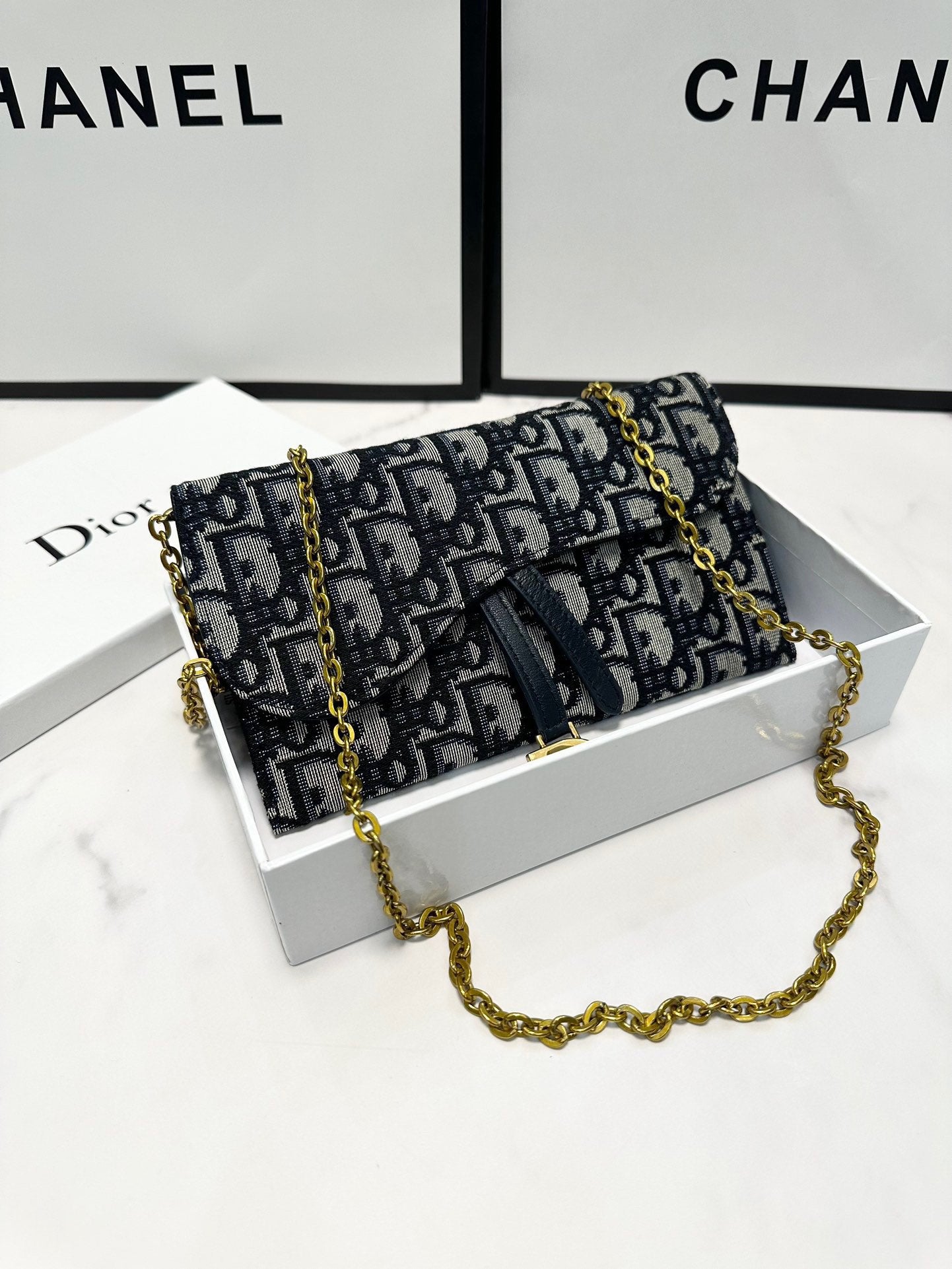 DIOR-462