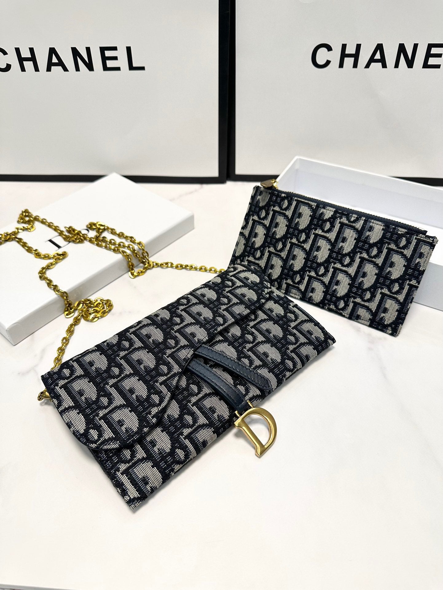 DIOR-462