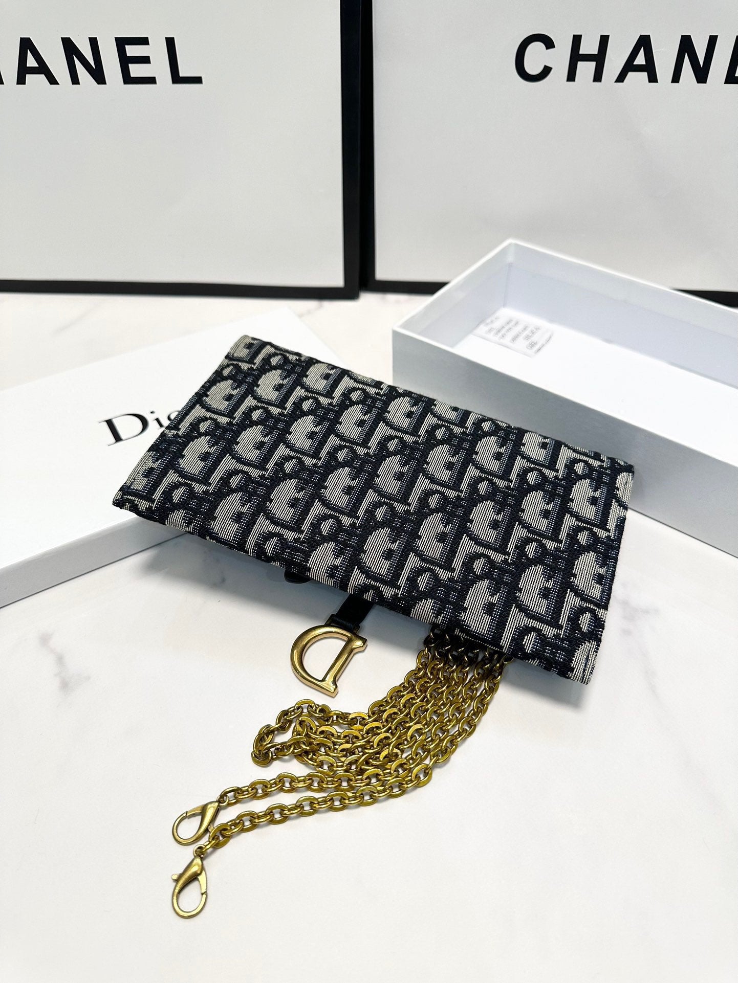 DIOR-462