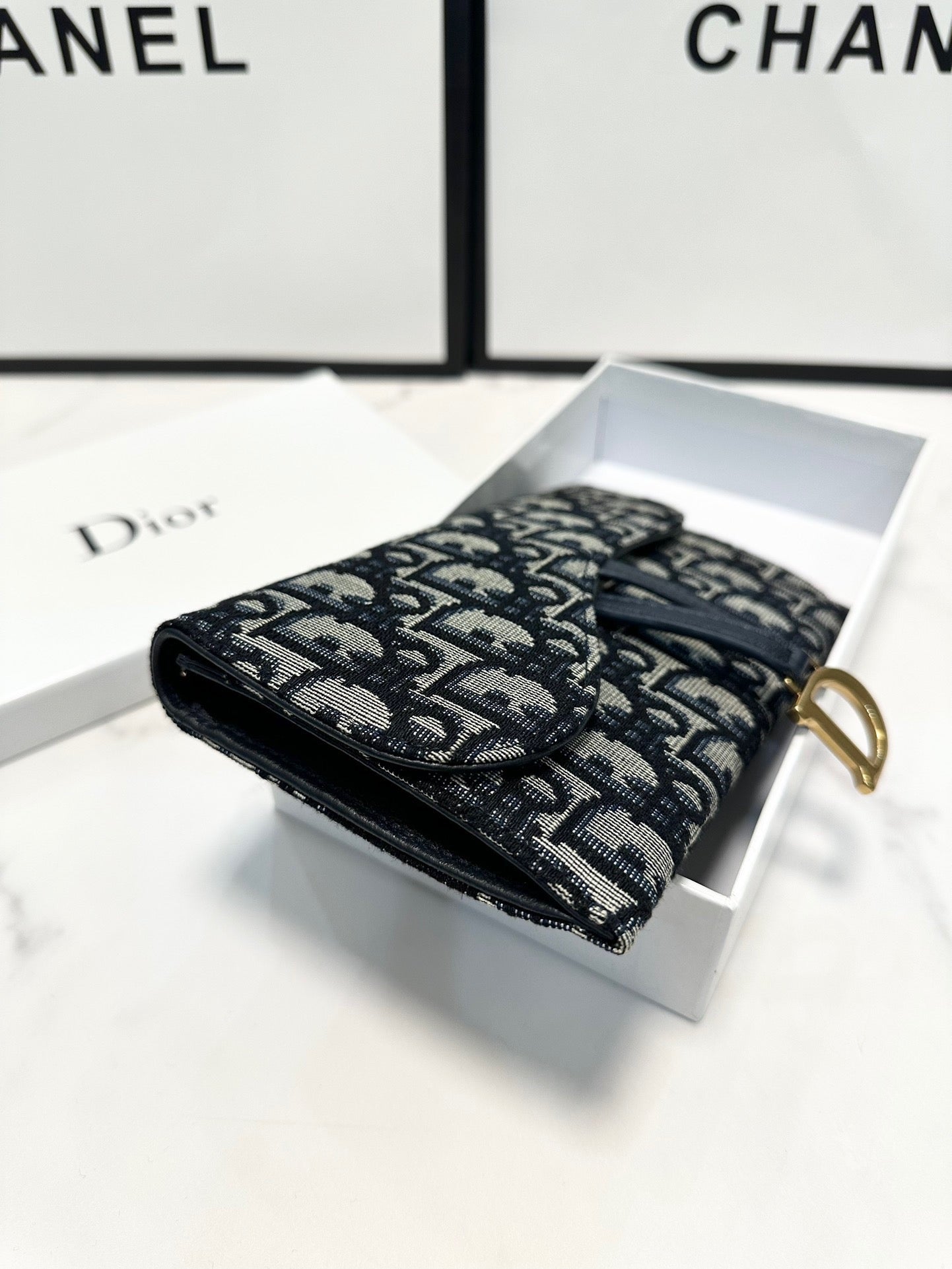 DIOR-462