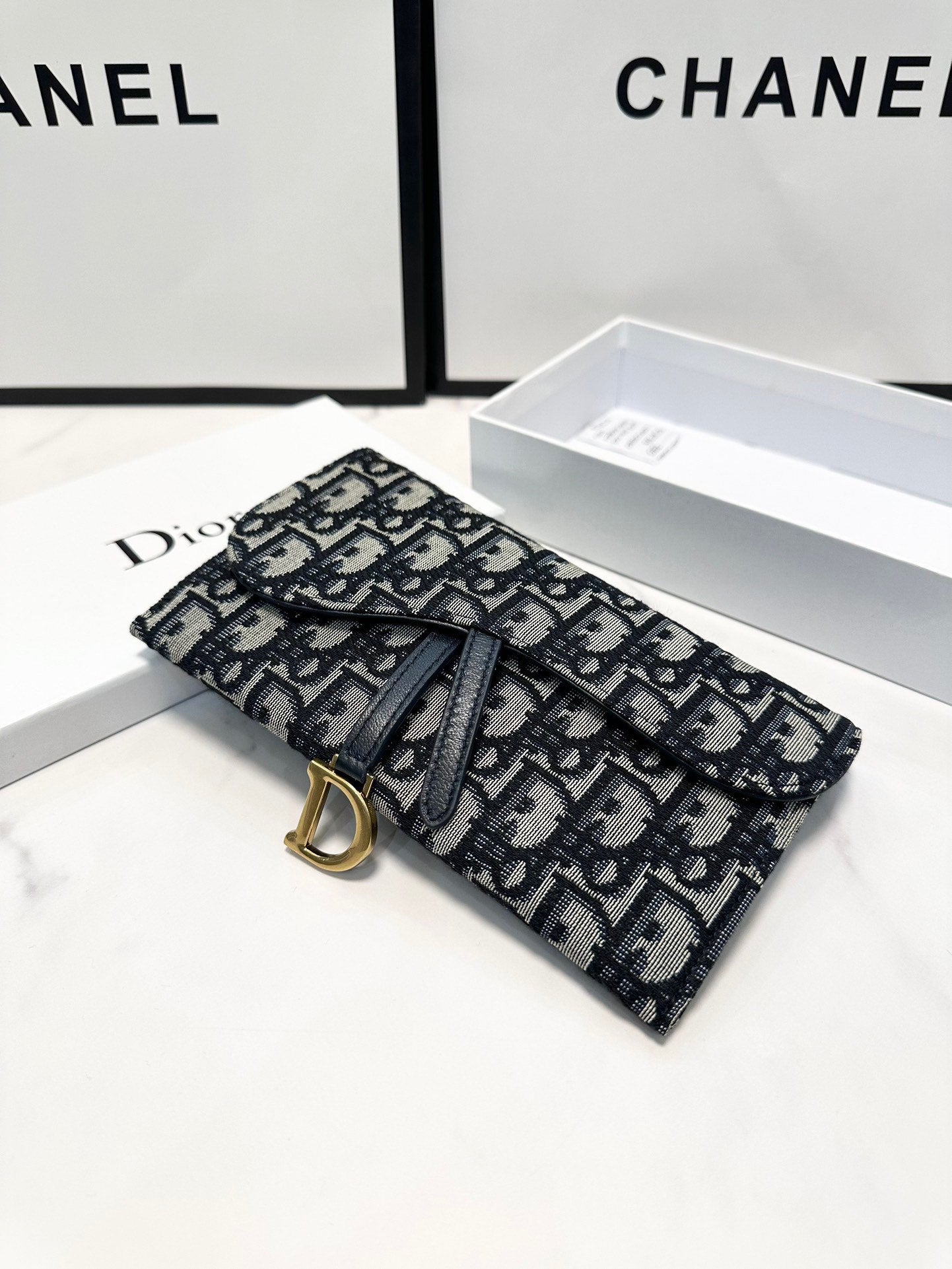 DIOR-462