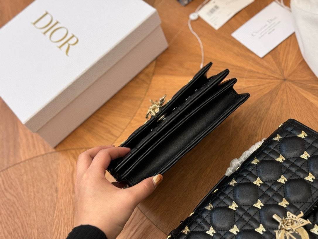 DIOR-682