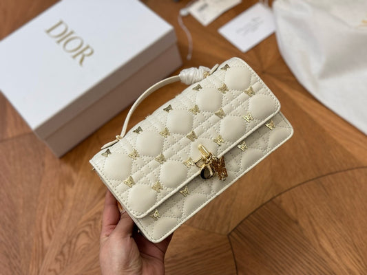 DIOR-683