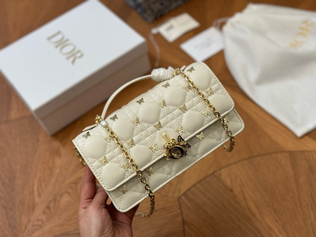 DIOR-683