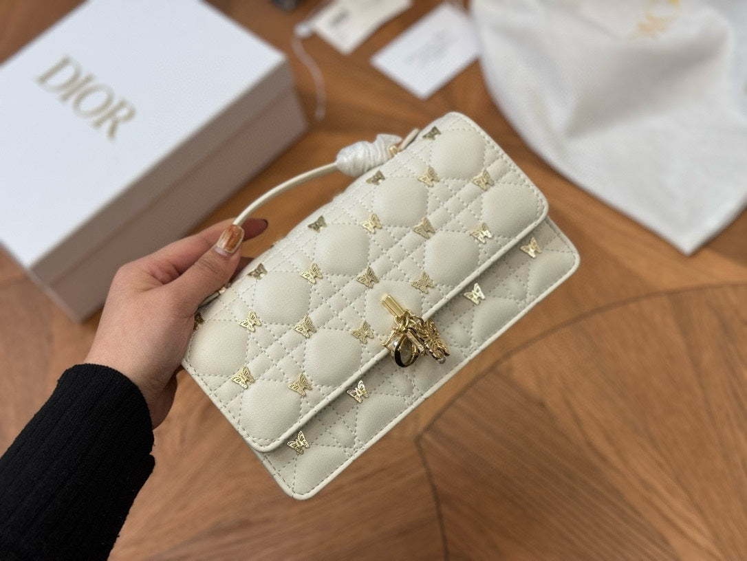 DIOR-683