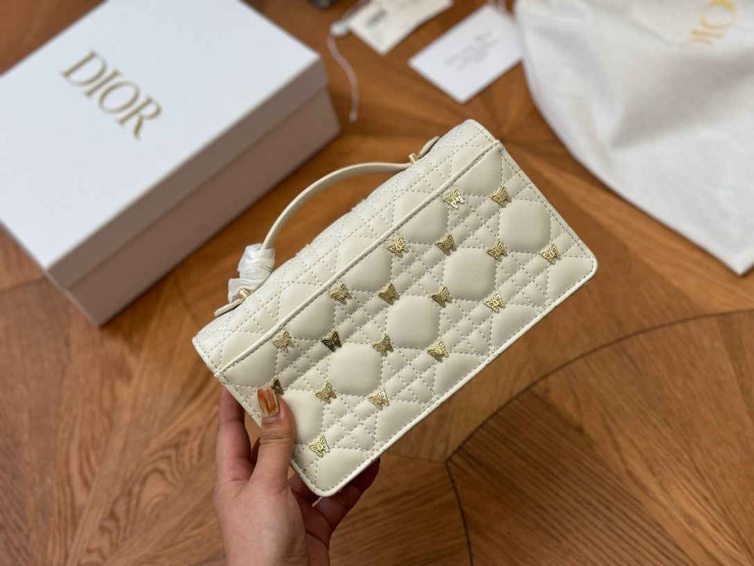 DIOR-683