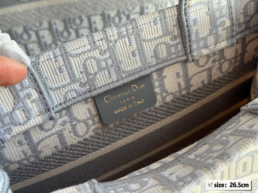 DIOR-596