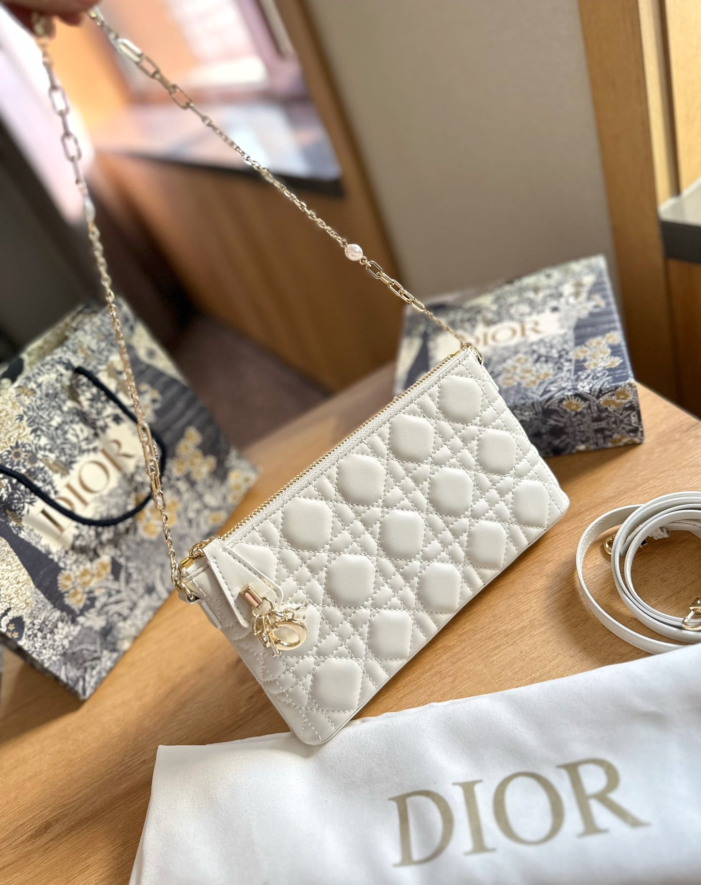 DIOR-486