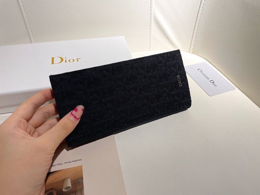 DIOR-439