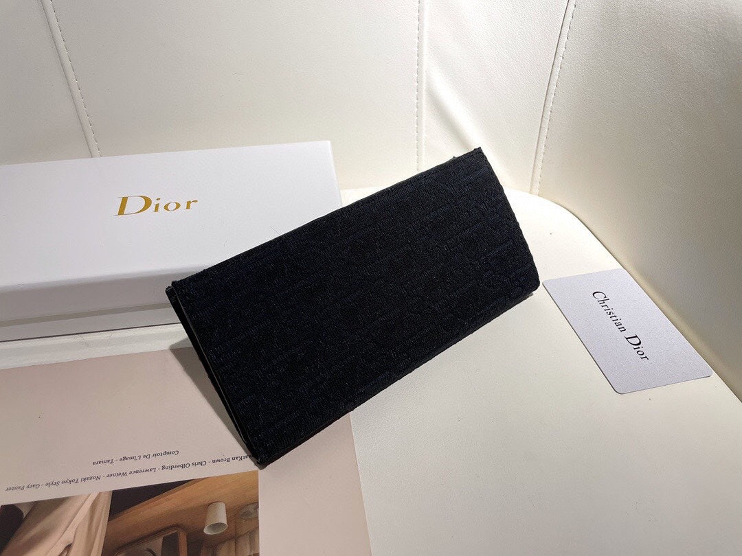 DIOR-439