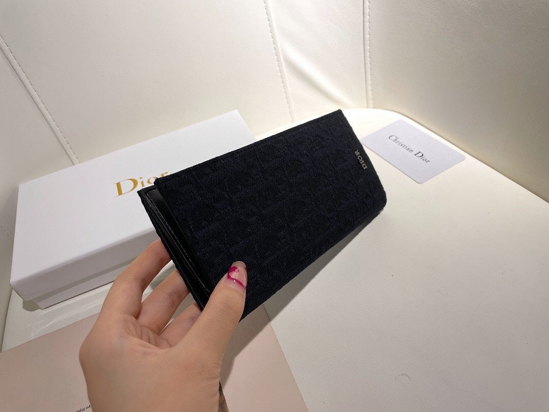 DIOR-439