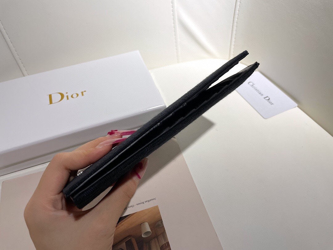 DIOR-439